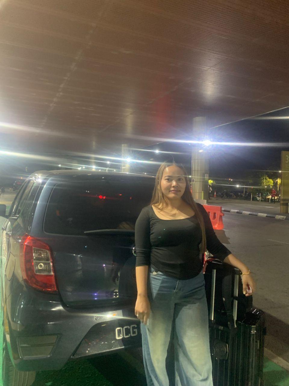 <span class='lang-bm'>Pelanggan 9 - Airport pickup cepat & mesra</span><span class='lang-en'>Customer 9 - Fast & friendly airport pickup</span>